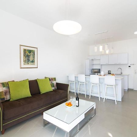 Hilton Bay Apartment With The Shelter Tel Aviv Dış mekan fotoğraf